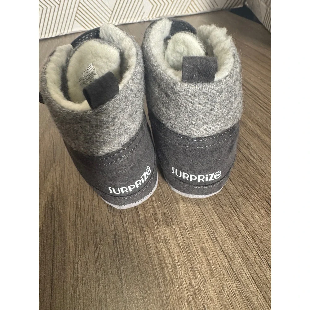 Surprize by Stride Rite Baby Boots Gray Faux Fur Lined Soft Sole 12-18 Months